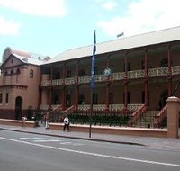 Parliament House - C Tourism
