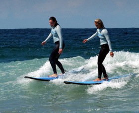 Surfing Cronulla Surfschool - C Tourism 0