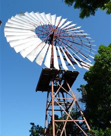 Barcaldine Windmill - C Tourism 1