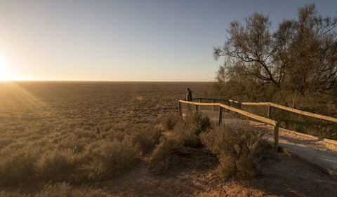Mungo Lookout - C Tourism 0