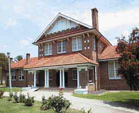 Hay War Memorial High School Museum - C Tourism 0