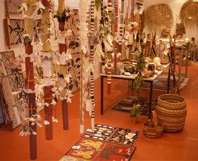 Elcho Island Art And Craft - C Tourism 1