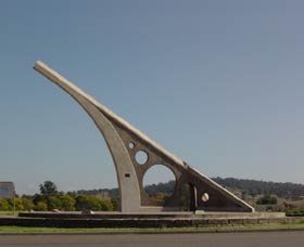 Singleton Sundial - C Tourism 0