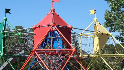 Fadden Pines Playground - C Tourism 3