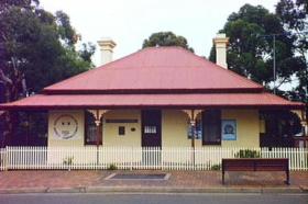 Dredges Cottage - C Tourism 0