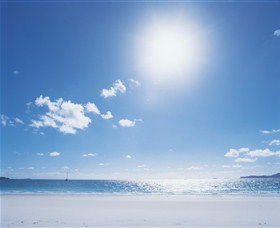 Hawks Nest Beach - C Tourism 0