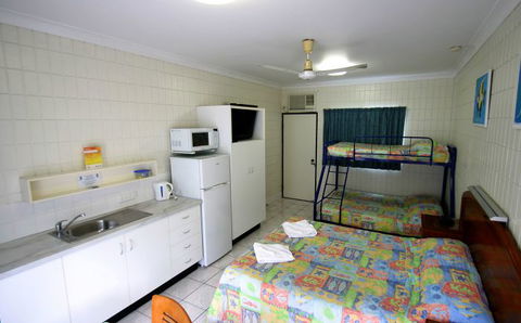 Tropical Palms Inn - C Tourism 2