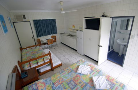 Tropical Palms Inn - C Tourism 4