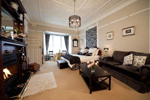 Melba House Bed And Breakfast - C Tourism 4