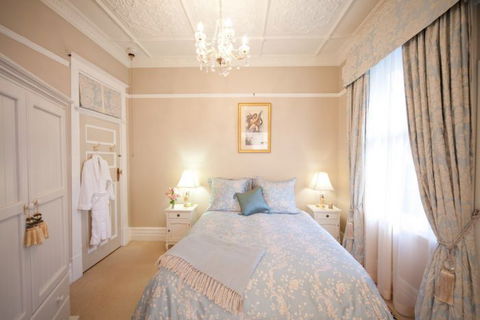 Melba House Bed And Breakfast - C Tourism 8