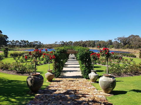 Margaret River Food, Wine & Sightseeing Tour From Perth - C Tourism 3