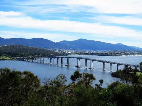 Hobart Half-Day Sightseeing Coach Tram Tour - C Tourism 4