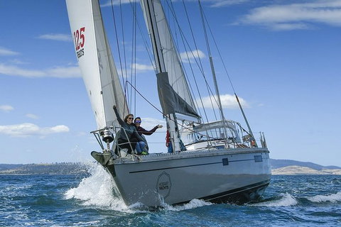 Half-Day Sailing On The Derwent River From Hobart - C Tourism 2