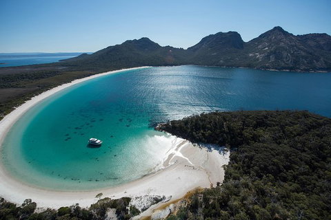 Wineglass Bay Cruise From Coles Bay - C Tourism 2