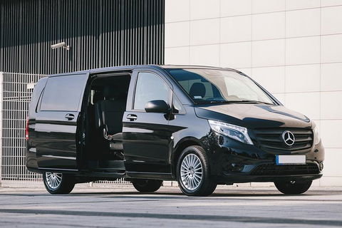 Private Adelaide Airport Round-Trip Transfer - C Tourism 1