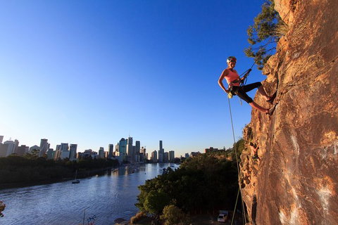 Brisbane Sunset Abseil - C Tourism 1