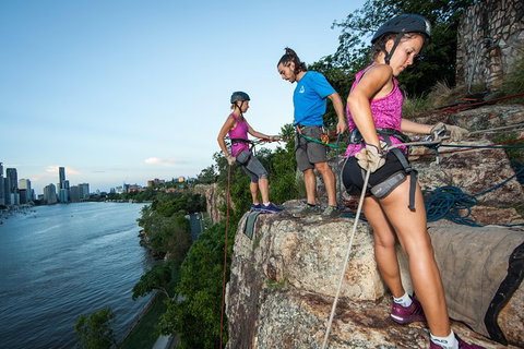 Brisbane Sunset Abseil - C Tourism 6