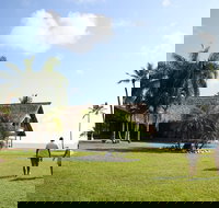 2-Night Whitsunday Islands Catamaran Cruise with Resort Stay from Airlie Beach - C Tourism