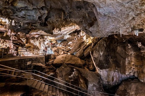 Blue Mountains And Jenolan Caves Motorcoach Day Tour - C Tourism 1