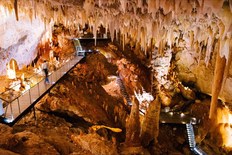 Jewel Cave - C Tourism 0