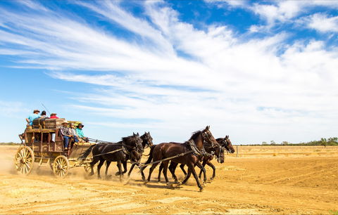 14 Day Gems Of The Outback - C Tourism 0