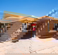 Former Alice Springs Telegraph Repeater Station and Post Office. - C Tourism