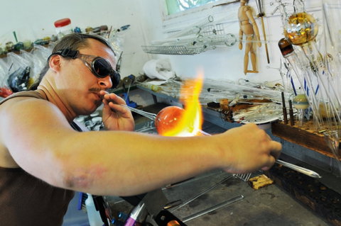 Alan Ussher Glassblowing Studio - C Tourism 0