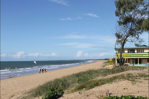 Coral Coast Pathways (Moore Park Beach Section) - C Tourism 0