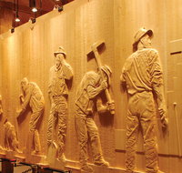 The Wall in the Wilderness - C Tourism