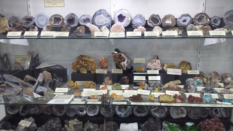 The Ted Elliott Mineral Collection - C Tourism 2