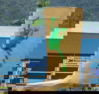 Tully Golden Gumboot - C Tourism