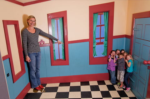 A Maze'N Things - C Tourism 1