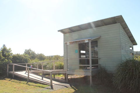 Boyters Lane Bird Hide - C Tourism 1