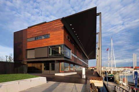 Library At The Dock - C Tourism 0