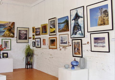 Lovett Gallery Cygnet - C Tourism 2