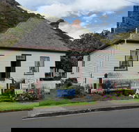 Joe Lyons Cottage - C Tourism