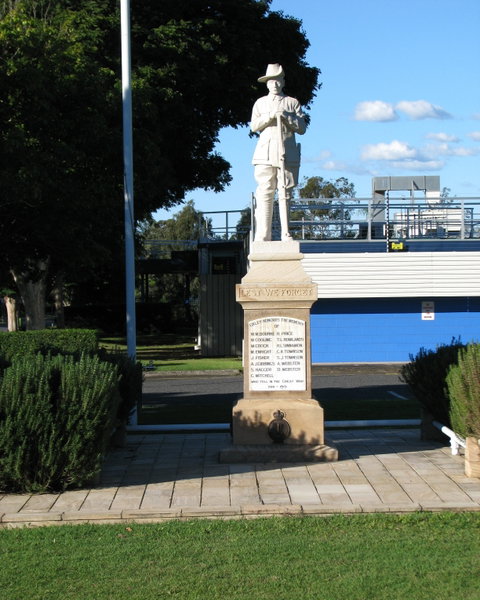 Oxley War Memorial - C Tourism 1