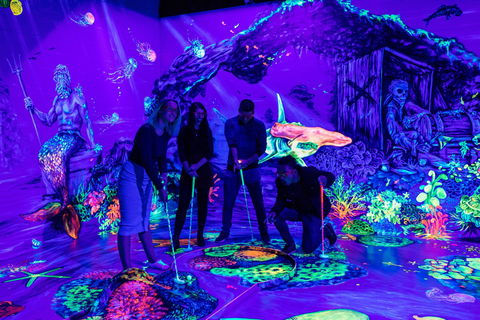 Glowing Rooms 3D Mini Golf - C Tourism 0