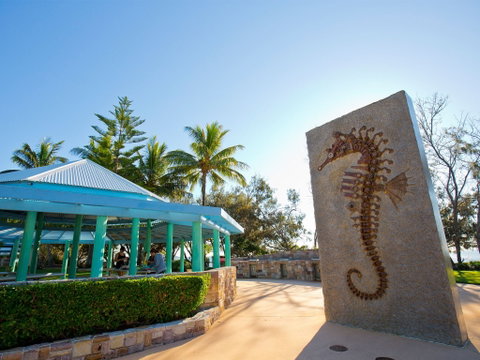 Millennium Esplanade And Tannum Sands Beach - C Tourism 1