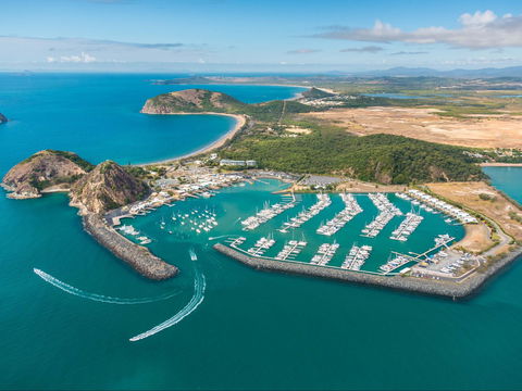 Rosslyn Bay - C Tourism 1