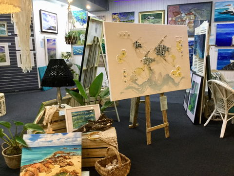 Straddievarious Gallery - C Tourism 0