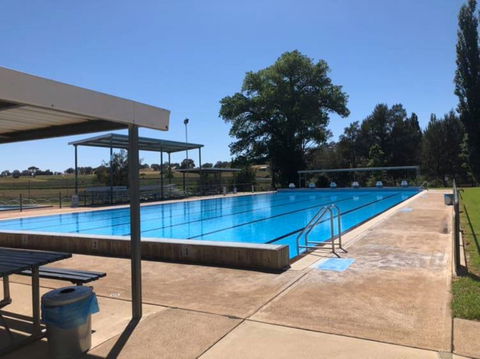 Molong Swimming Pool - C Tourism 0