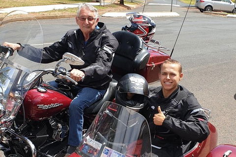 Motorcycle & Sidecar Wine Tasting Tour - C Tourism 10