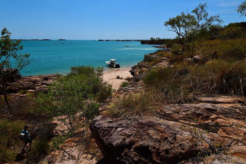 Groote Eylandt Tour: Hanging Rock Cave Paintings - C Tourism 5