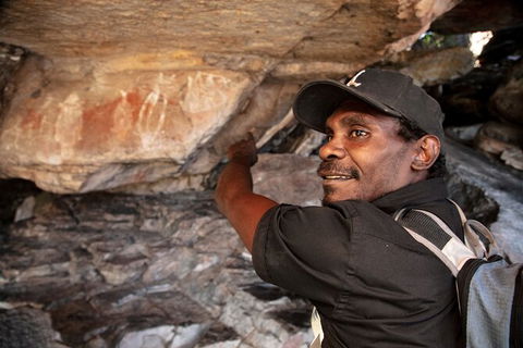 Arnhem Land Injalak Hill Full-Day Tour From Darwin - C Tourism 2