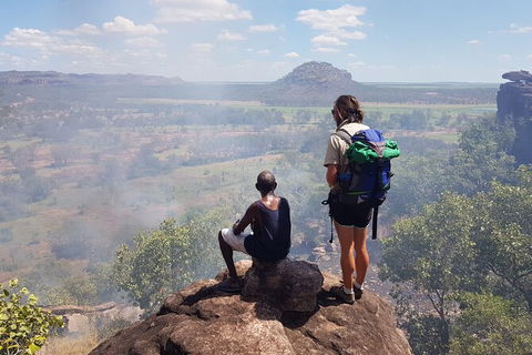 Arnhem Land Injalak Hill Full-Day Tour From Darwin - C Tourism 9
