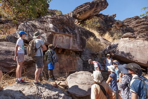 Arnhem Land Injalak Hill Full-Day Tour From Darwin - C Tourism 10