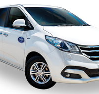 Luxury Van Private Transfer Cairns Airport - Cairns City - C Tourism
