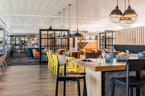Brisbane Airport - My Lounge - C Tourism 0