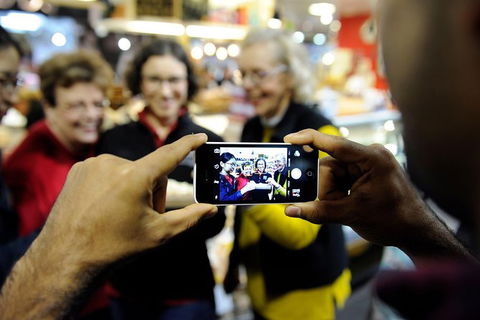 Adelaide Central Market Tour, Picnic, Bikes And City Sights - C Tourism 4